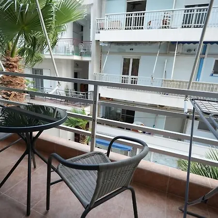 Beachfront Escape Apartament Loutráki